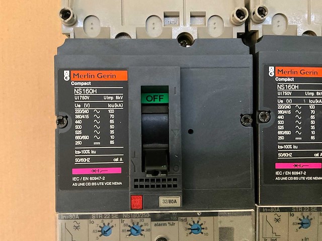 Merlin gerin compact ns 100h / 80 a mccb circuit breaker (4x) - afbeelding 2 van  4