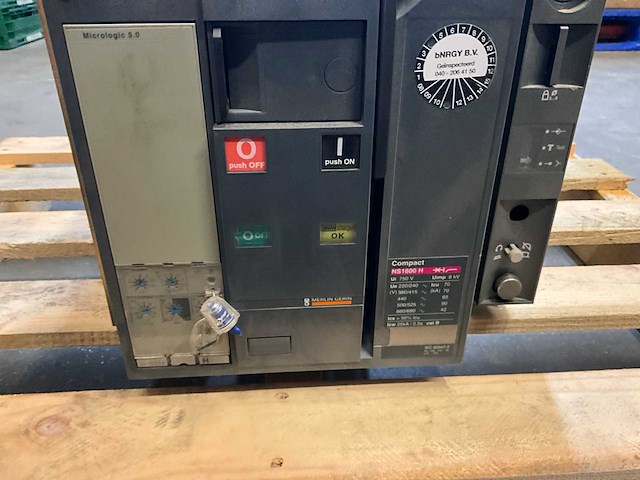 Merlin gerin compact ns 1600 h 1600a air circuit breaker - afbeelding 5 van  5