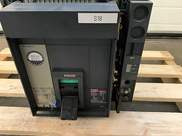 Merlin gerin compact ns 1600 h circuit breker - afbeelding 4 van  6