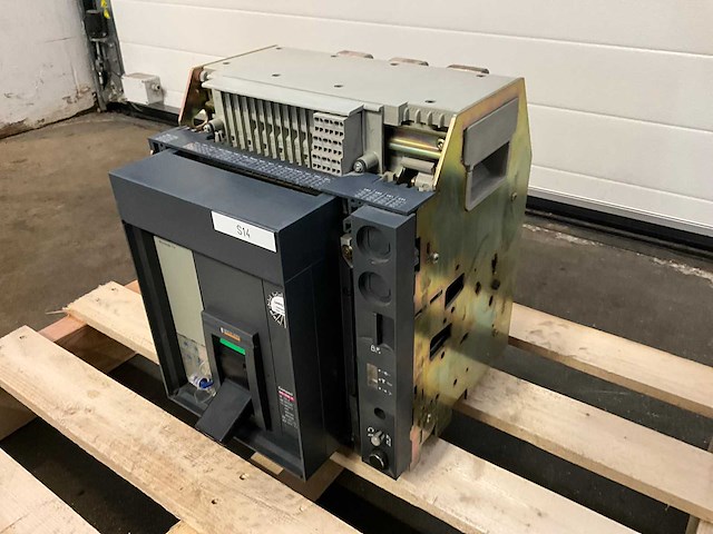 Merlin gerin compact ns 1600 h circuit breker - afbeelding 1 van  5