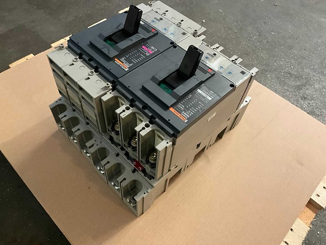 Merlin gerin compact ns 400h / 400a mccb circuit breaker (2x) - afbeelding 2 van  4