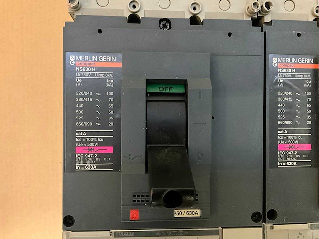Merlin gerin compact ns630h / 630 a mccb circuit breaker (2x) - afbeelding 4 van  5