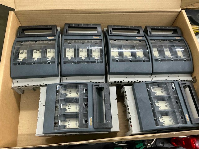 Merlin gerin fupact isft zekeringkast (12x) - afbeelding 3 van  12