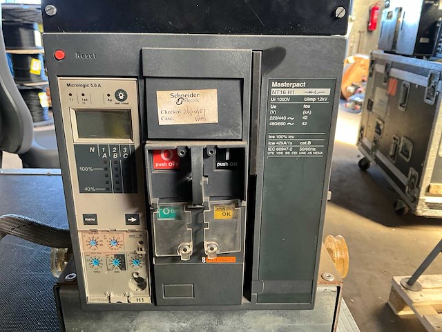 Merlin gerin masterpact nt16 h1 1600a 3 polig generator automaat - afbeelding 1 van  6