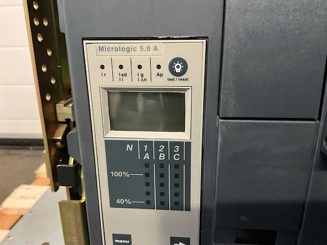 Merlin gerin masterpact nw25 h1 / 2500 a air circuit breker - afbeelding 5 van  6