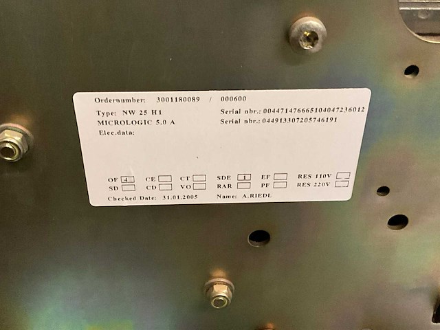 Merlin gerin masterpact nw25 h1 / 2500 a air circuit breker - afbeelding 4 van  5