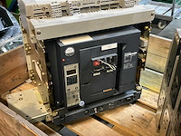 Merlin gerin masterpact nw25 h1 / 2500 a air circuit breker - afbeelding 1 van  7