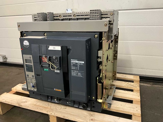 Merlin gerin masterpact nw25 h1 / 2500 a air circuit breker - afbeelding 4 van  6