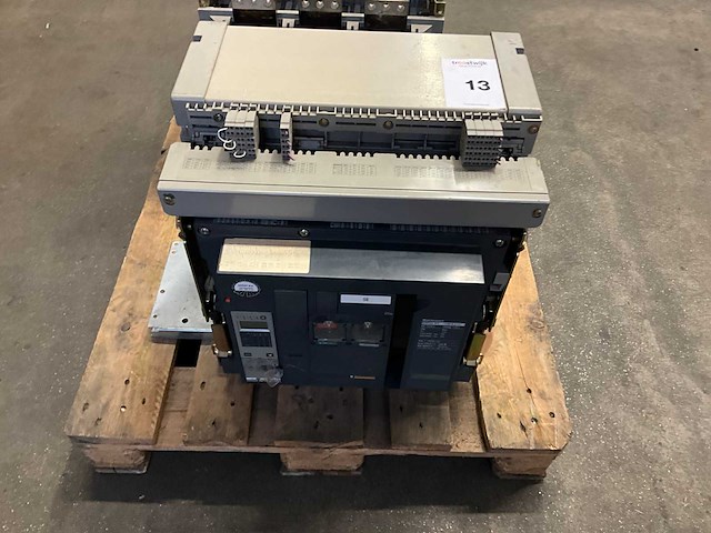 Merlin gerin masterpact nw32 h1 / 3200 a air circuit breker - afbeelding 2 van  5