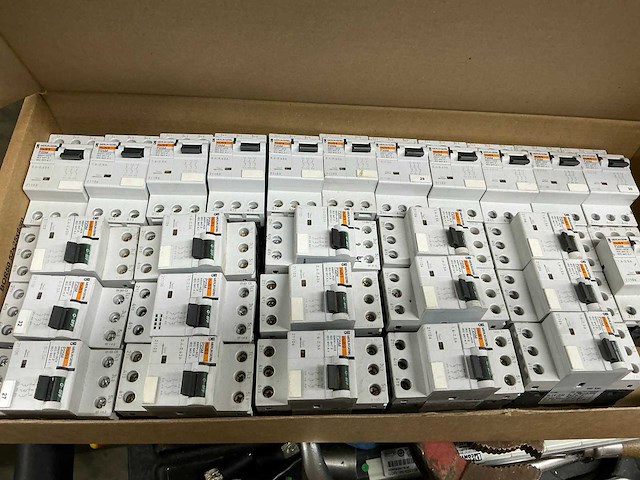 Merlin gerin multi 9 motorbeveiligingsschakelaar (55x) - afbeelding 5 van  7