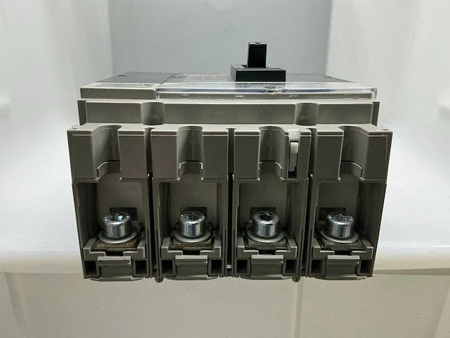 Merlin gerin ns160 n 3p+n compact circuit breaker (5x) - afbeelding 6 van  8