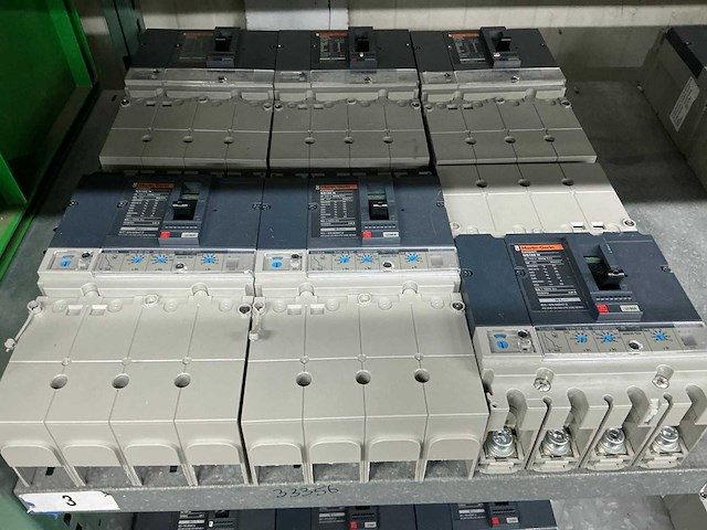 Merlin gerin ns160 n 3p+n compact circuit breaker (6x) - afbeelding 7 van  8