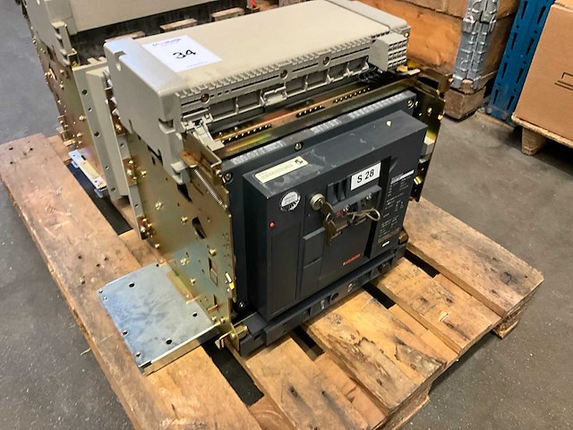 Merlin gerin nw 25 ha/ 2500 a breaker - afbeelding 3 van  5