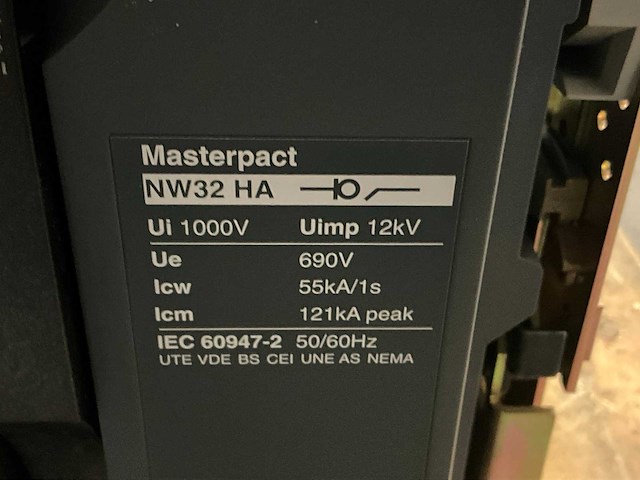 Merlin gerin nw 32 ha/ 3200 a breaker - afbeelding 5 van  5