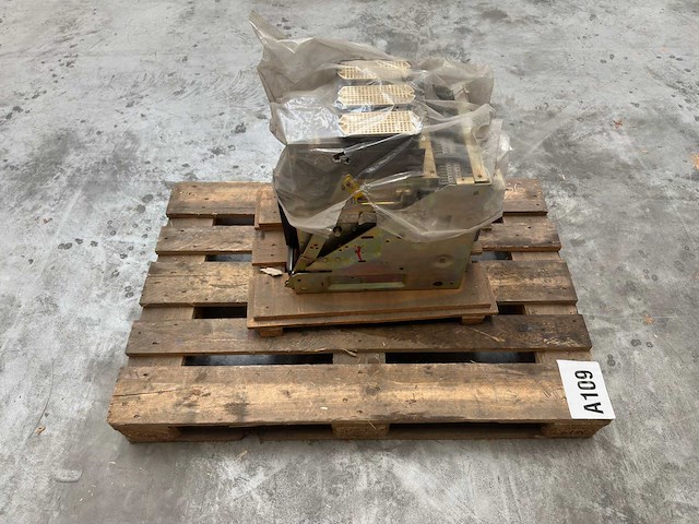 Merlin gerin / schneider electric - industriële vermogensschakelaar selpact ds2 1600a - afbeelding 2 van  9
