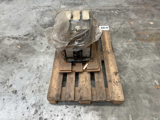 Merlin gerin / schneider electric - industriële vermogensschakelaar selpact ds2 1600a - afbeelding 5 van  9