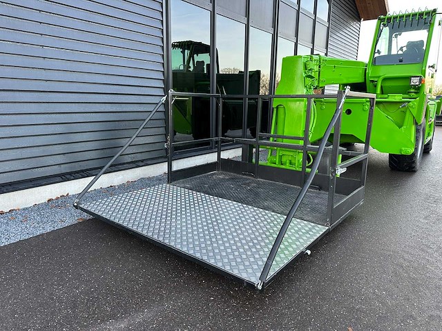 Merlo r30.16 roterende verreiker met manbak tzg-62-v - afbeelding 17 van  44