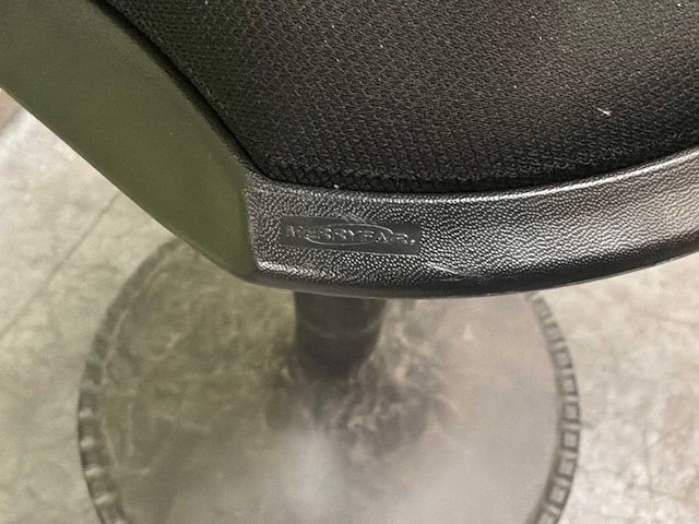 Merryfair verstelbare ergonomische kruk (3x) - afbeelding 3 van  4