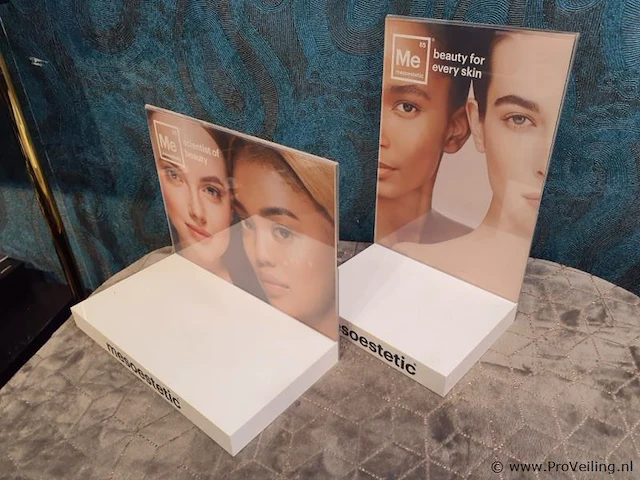Mesoestetic toonbankdisplays - 2 stuks - afbeelding 2 van  3