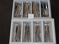 Messen arthur krub in drie bestekbakken. ruim 200 stuks. - afbeelding 1 van  3