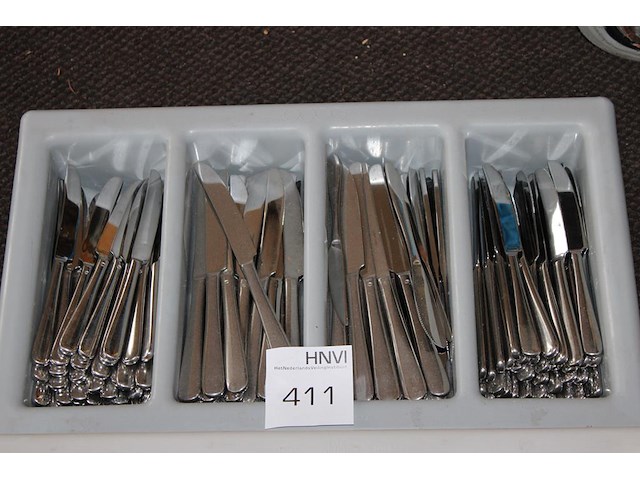 Messen arthur krub in drie bestekbakken. ruim 200 stuks. - afbeelding 2 van  3