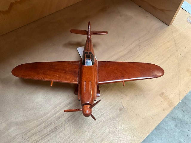 Messerschmitt bf109 houten modelvliegtuig - afbeelding 2 van  4