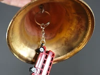 Messing hangbel met britse dubbeldekker als klepel - afbeelding 2 van  5
