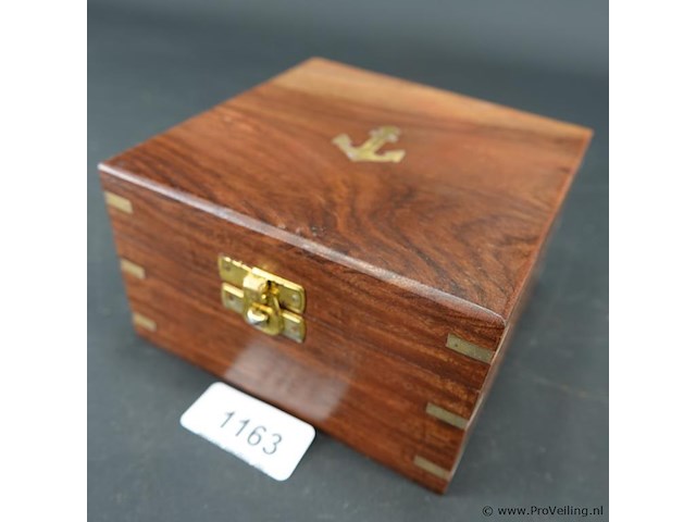 Messing sextant in met brons beslagen houten kist - afbeelding 5 van  5