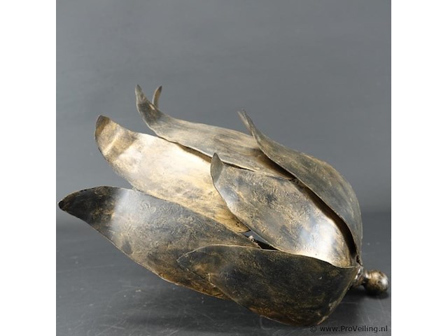 Messing wandlamp met bloem/bladmotief in een hollywood regency-stijl uit de jaren 60. - afbeelding 3 van  5