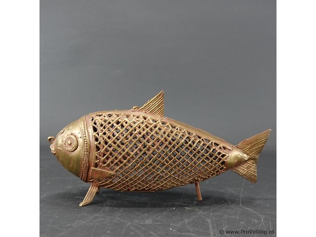Messing/bronzen dhokra-visgemaakt met verlorenwastechniek - afbeelding 2 van  5