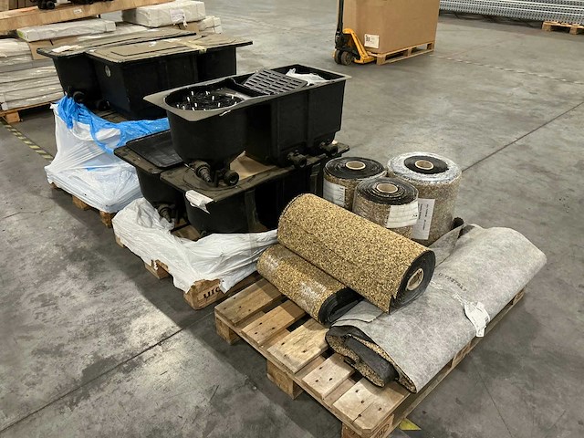Messner delta 7500 vijverfilters (7x) + pallet deco - afbeelding 1 van  2
