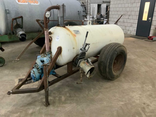 Mesttank - afbeelding 1 van  9