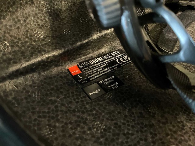 Met m100 drone wide body fietshelm - l - afbeelding 5 van  5