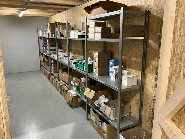 Meta gegalvaniseerde legbordstelling - afbeelding 1 van  8