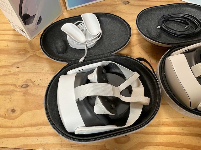 Meta quest 3s - 128 gb vr bril (2x) - afbeelding 7 van  14