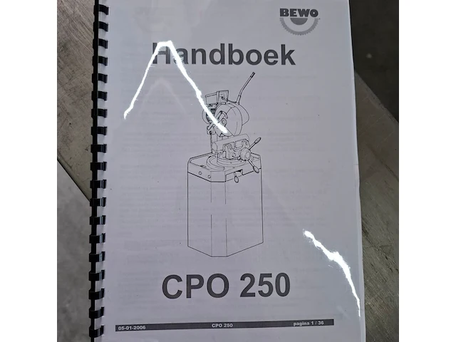 Metaal afkortzaagmachine met aanvoer/afvoerbaan bewo, cpo 250ht, bouwjaar 2008 - afbeelding 6 van  14