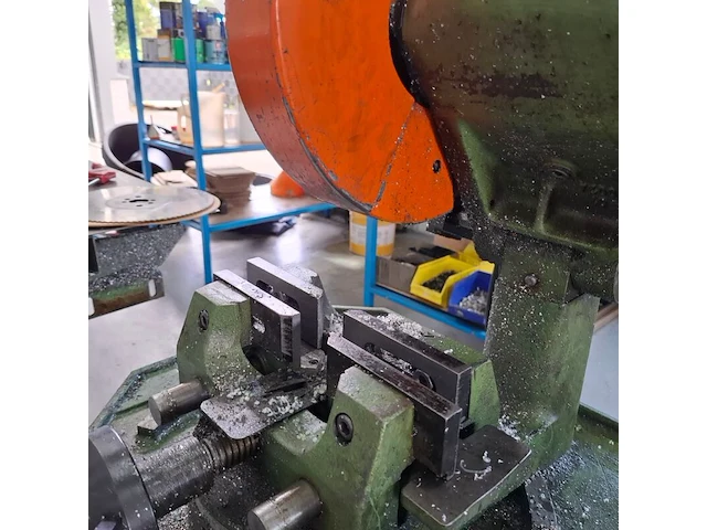 Metaal afkortzaagmachine met aanvoer/afvoerbaan bewo, cpo 250ht, bouwjaar 2008 - afbeelding 9 van  14