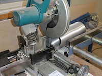 Metaalafkortzaag makita lc1230 met verrijdbare aan- en afvoertafel hbm met rollers 82 x 250 x 100 cm. - afbeelding 3 van  4