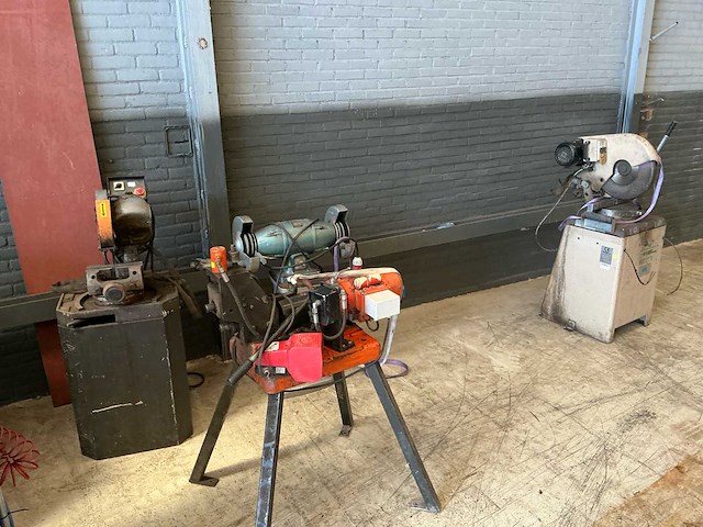 Metaalbewerking machines (4x) - afbeelding 1 van  17