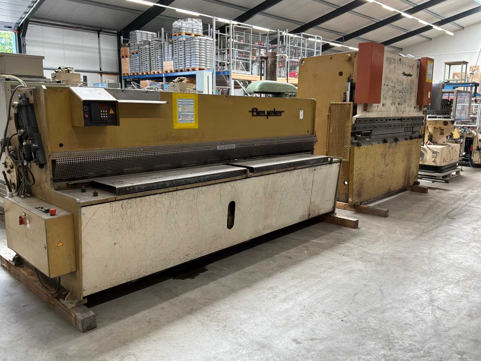 Metaalbewerkingmachines, bouwmachines en gereedschappen