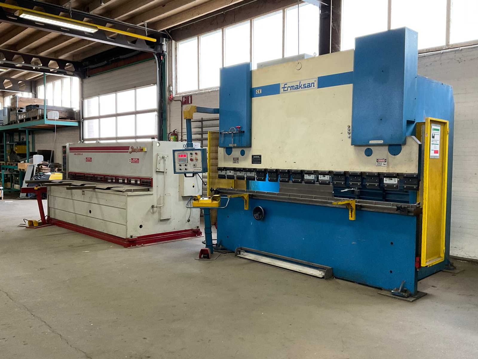 Metaalbewerkingsmachines en toebehoren wegens overname en verhuizing