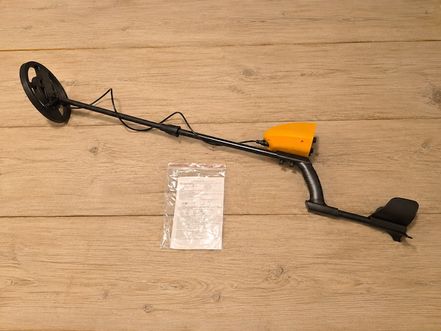 Metaaldetector met zoekspoel en armsteun – compleet met handleiding - afbeelding 1 van  9