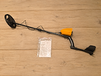 Metaaldetector met zoekspoel en armsteun – compleet met handleiding - afbeelding 1 van  9