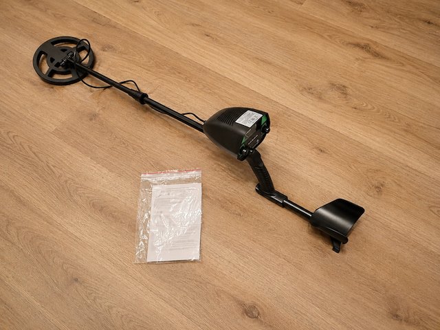 Metaaldetector met zoekspoel en armsteun – compleet met handleiding - afbeelding 1 van  8