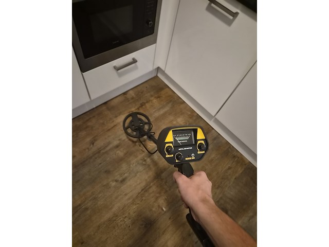 Metaaldetector met zoekspoel en handleiding - afbeelding 2 van  10