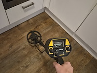 Metaaldetector met zoekspoel en handleiding - afbeelding 2 van  10