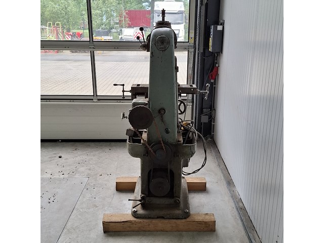 Metaalfreesmachine, rumag, revis - afbeelding 19 van  25