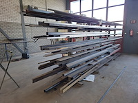 Metaalstelling met partij metaal - afbeelding 1 van  12