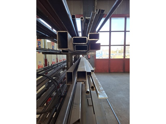 Metaalstelling met partij metaal - afbeelding 11 van  12