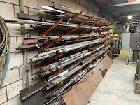 Metaalvoorraad in draagarmstelling - afbeelding 1 van  3